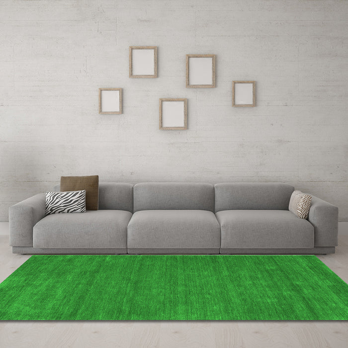 Machine Washable Abstract Green Contemporary Area Rugs in a Living Room,, wshcon118grn