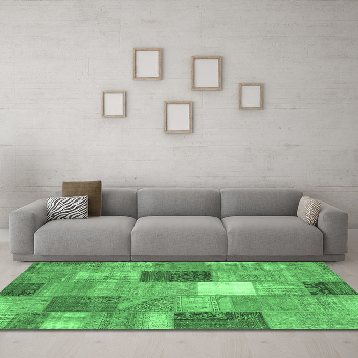 Machine Washable Patchwork Emerald Green Transitional Area Rugs in a Living Room,, wshcon1198emgrn