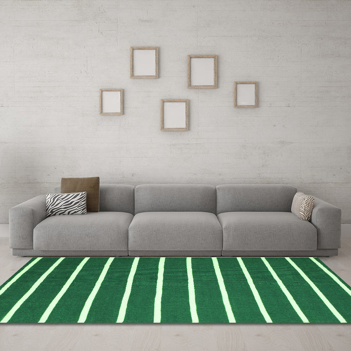 Machine Washable Abstract Green Contemporary Area Rugs in a Living Room,, wshcon1200grn