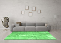Machine Washable Patchwork Emerald Green Transitional Area Rugs in a Living Room,, wshcon1202emgrn