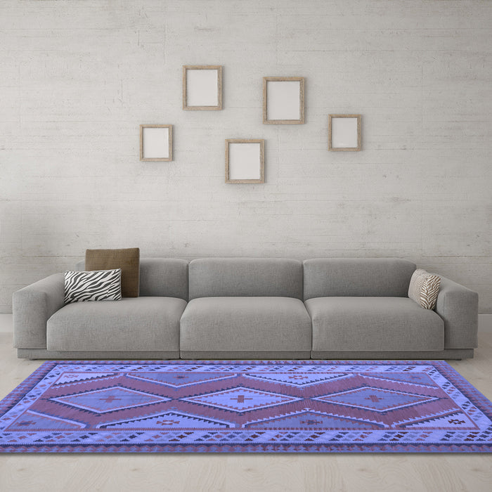 Machine Washable Oriental Blue Traditional Rug in a Living Room, wshcon1208blu