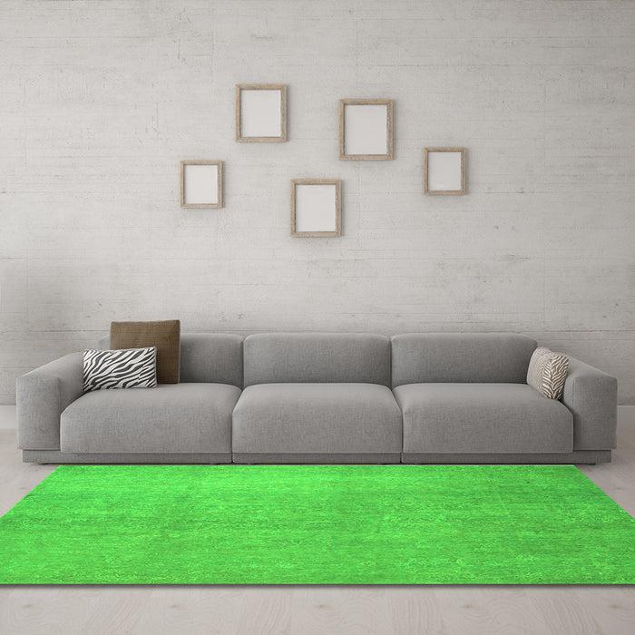Machine Washable Abstract Green Contemporary Area Rugs in a Living Room,, wshcon1212grn