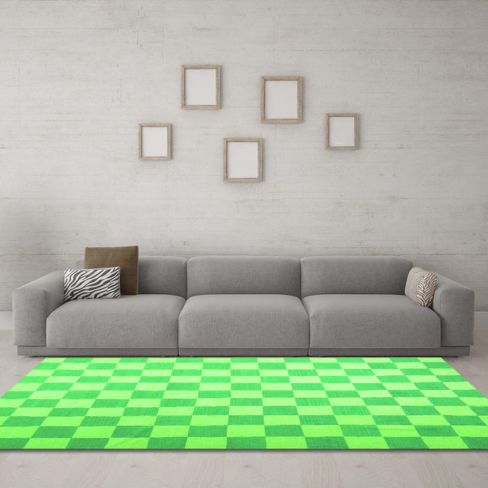 Machine Washable Checkered Green Modern Area Rugs in a Living Room,, wshcon1214grn