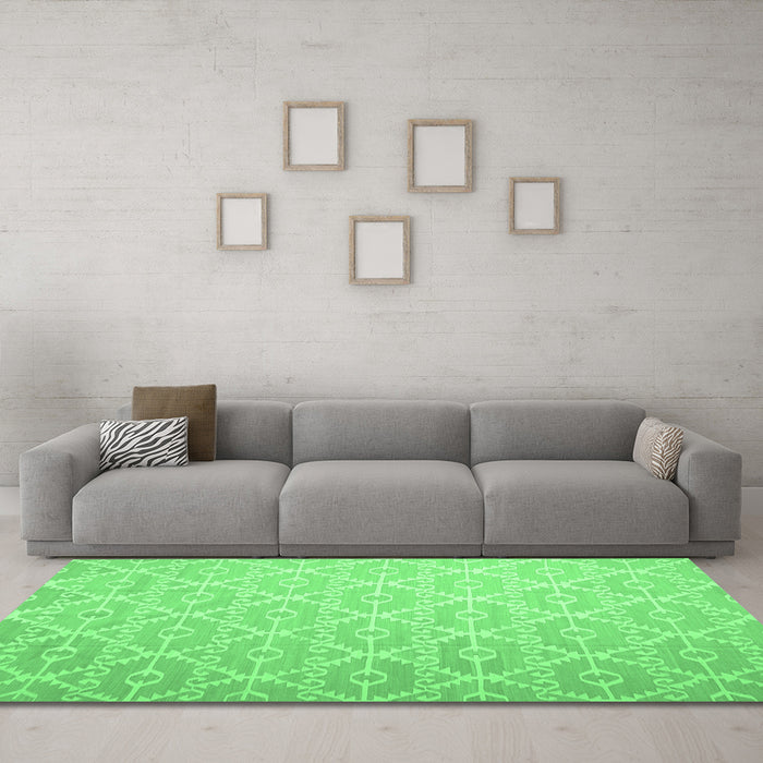 Machine Washable Abstract Emerald Green Contemporary Area Rugs in a Living Room,, wshcon1215emgrn