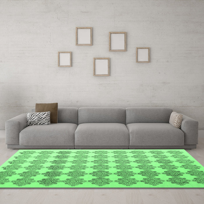Machine Washable Abstract Emerald Green Contemporary Area Rugs in a Living Room,, wshcon1225emgrn