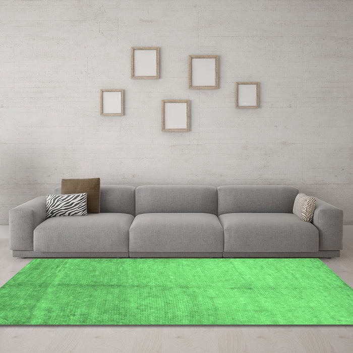 Machine Washable Abstract Emerald Green Contemporary Area Rugs in a Living Room,, wshcon1226emgrn