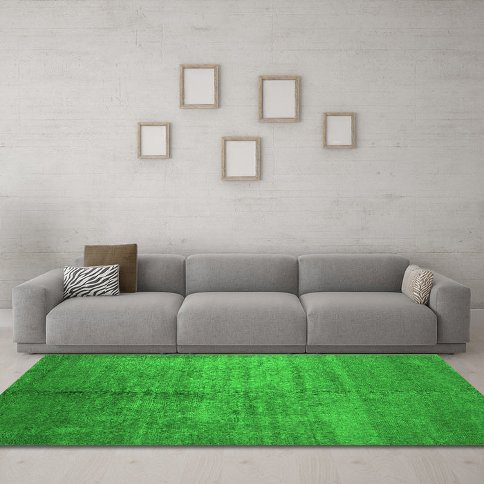 Machine Washable Abstract Green Contemporary Area Rugs in a Living Room,, wshcon1228grn