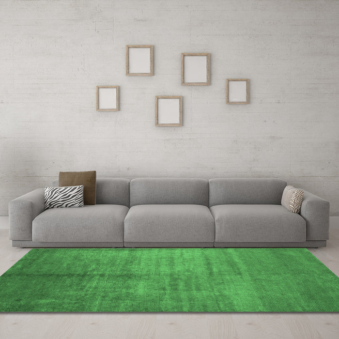 Machine Washable Abstract Emerald Green Contemporary Area Rugs in a Living Room,, wshcon1228emgrn