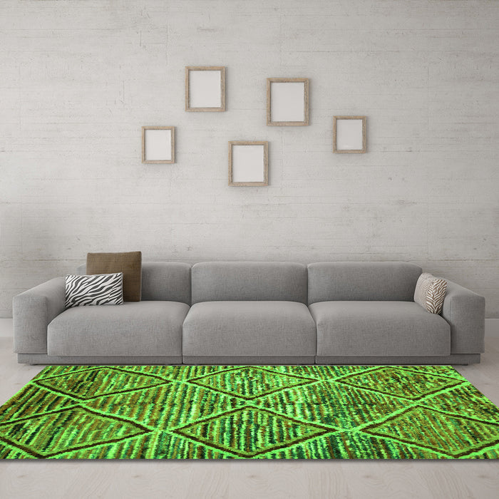 Machine Washable Abstract Green Contemporary Area Rugs in a Living Room,, wshcon1232grn