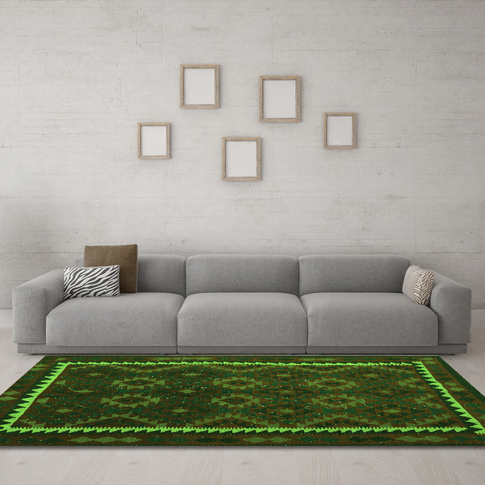 Machine Washable Oriental Green Traditional Area Rugs in a Living Room,, wshcon1234grn