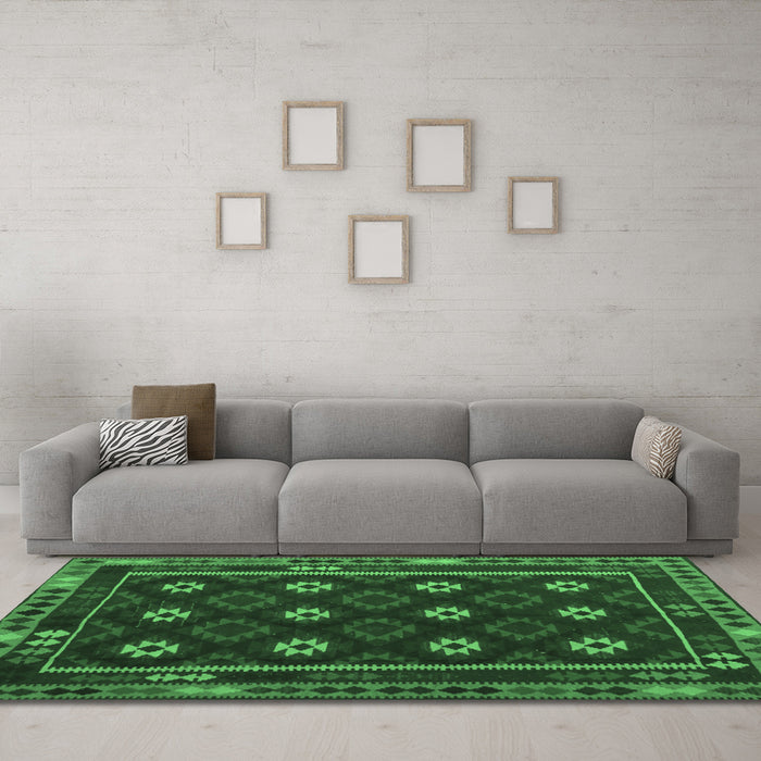 Machine Washable Oriental Emerald Green Traditional Area Rugs in a Living Room,, wshcon1237emgrn