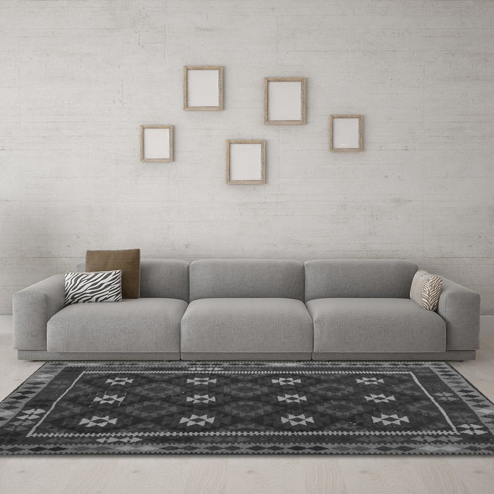 Machine Washable Oriental Gray Traditional Rug in a Living Room,, wshcon1237gry