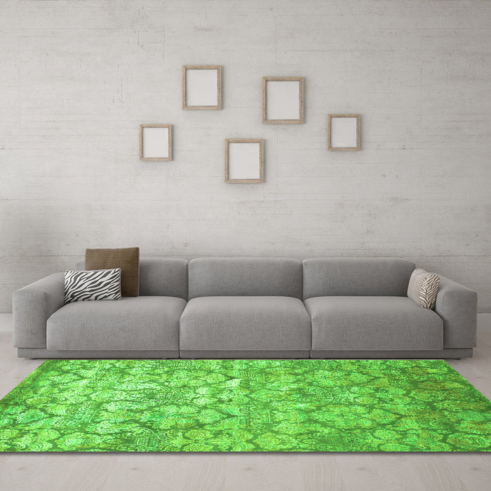 Machine Washable Abstract Green Contemporary Area Rugs in a Living Room,, wshcon1239grn