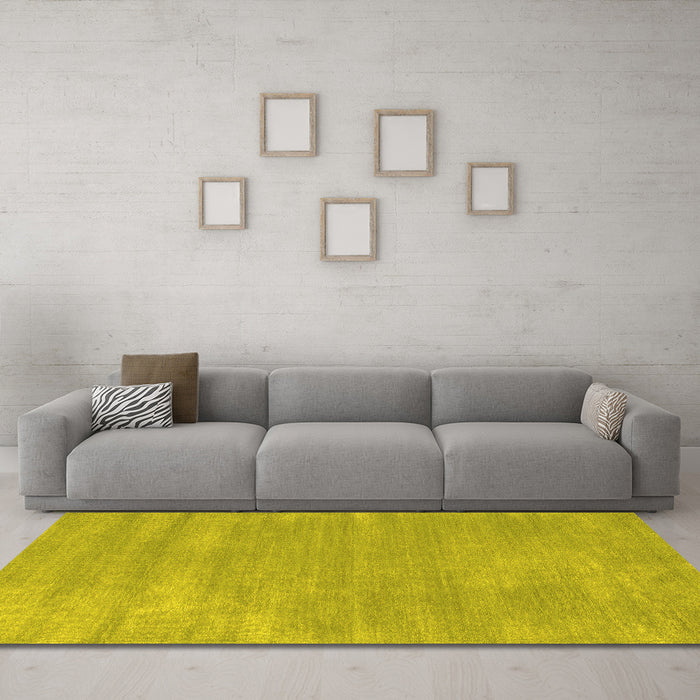 Machine Washable Abstract Yellow Contemporary Rug in a Living Room, wshcon123yw