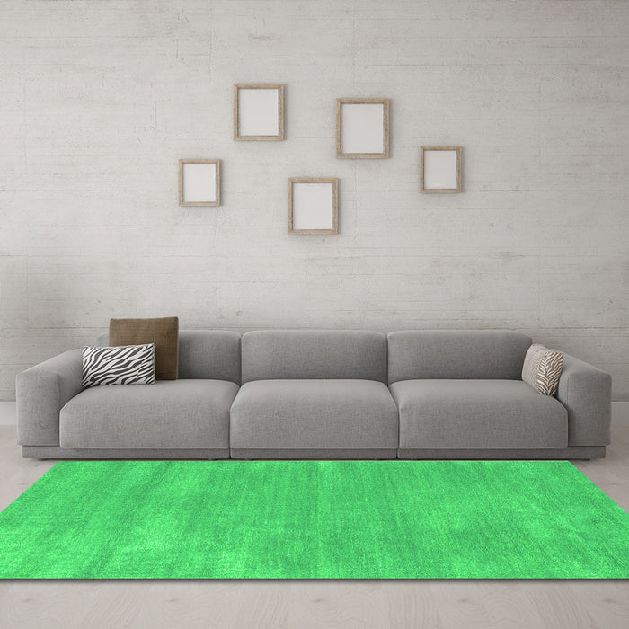Machine Washable Abstract Green Contemporary Area Rugs in a Living Room,, wshcon123grn