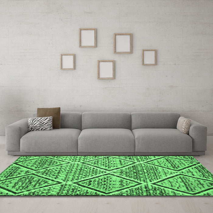 Machine Washable Abstract Emerald Green Contemporary Area Rugs in a Living Room,, wshcon1240emgrn