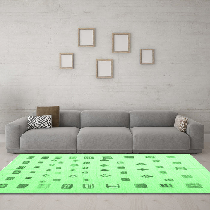 Machine Washable Abstract Emerald Green Contemporary Area Rugs in a Living Room,, wshcon1247emgrn