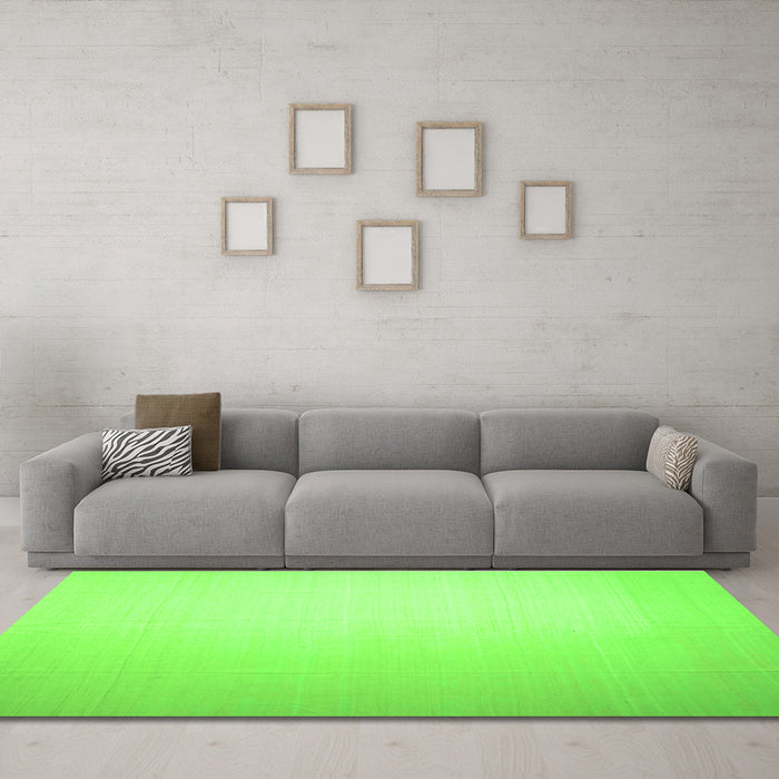 Machine Washable Solid Green Modern Area Rugs in a Living Room,, wshcon1251grn
