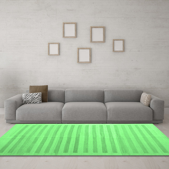 Machine Washable Abstract Emerald Green Contemporary Area Rugs in a Living Room,, wshcon1253emgrn