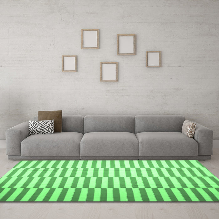 Machine Washable Abstract Emerald Green Contemporary Area Rugs in a Living Room,, wshcon1256emgrn
