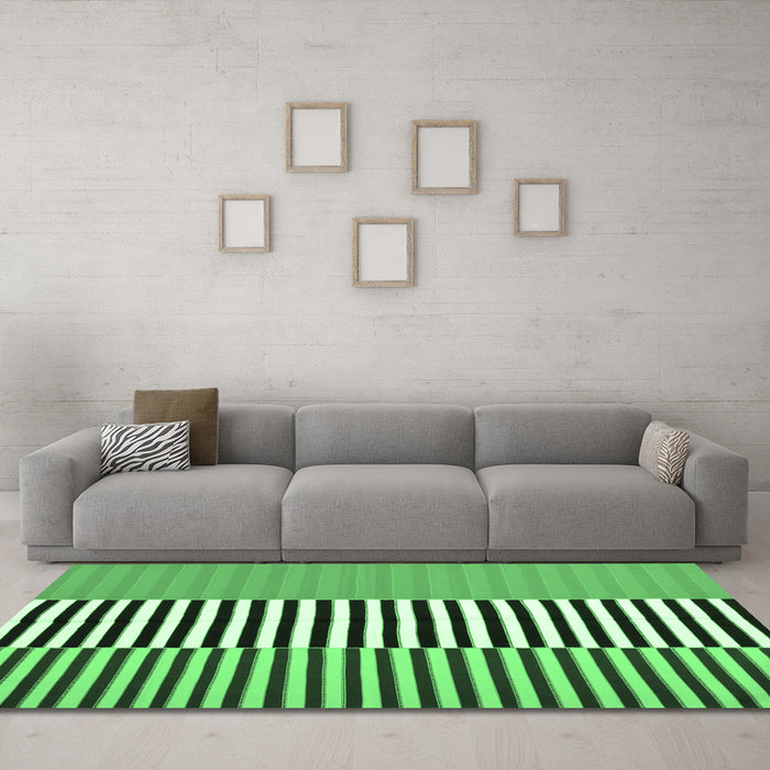 Machine Washable Abstract Emerald Green Contemporary Area Rugs in a Living Room,, wshcon1258emgrn