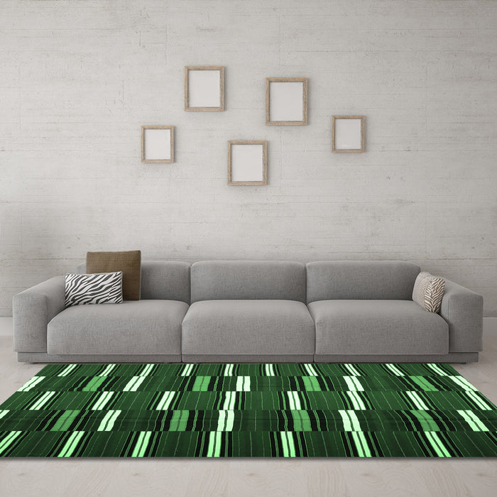 Machine Washable Oriental Emerald Green Traditional Area Rugs in a Living Room,, wshcon1259emgrn