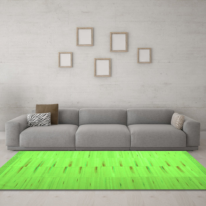 Machine Washable Abstract Green Contemporary Area Rugs in a Living Room,, wshcon1261grn