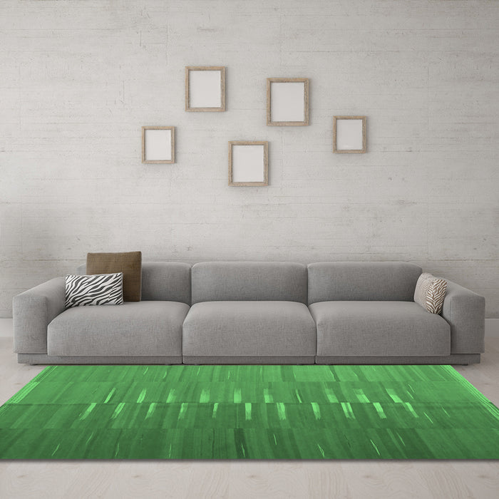 Machine Washable Oriental Emerald Green Traditional Area Rugs in a Living Room,, wshcon1264emgrn