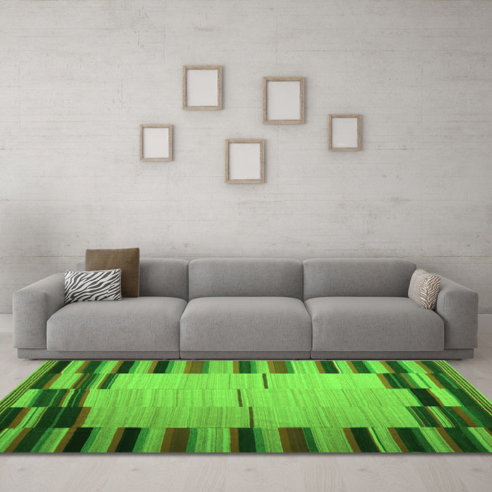 Machine Washable Abstract Green Contemporary Area Rugs in a Living Room,, wshcon1265grn