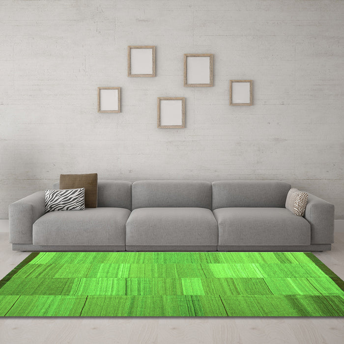 Machine Washable Abstract Green Contemporary Area Rugs in a Living Room,, wshcon1268grn