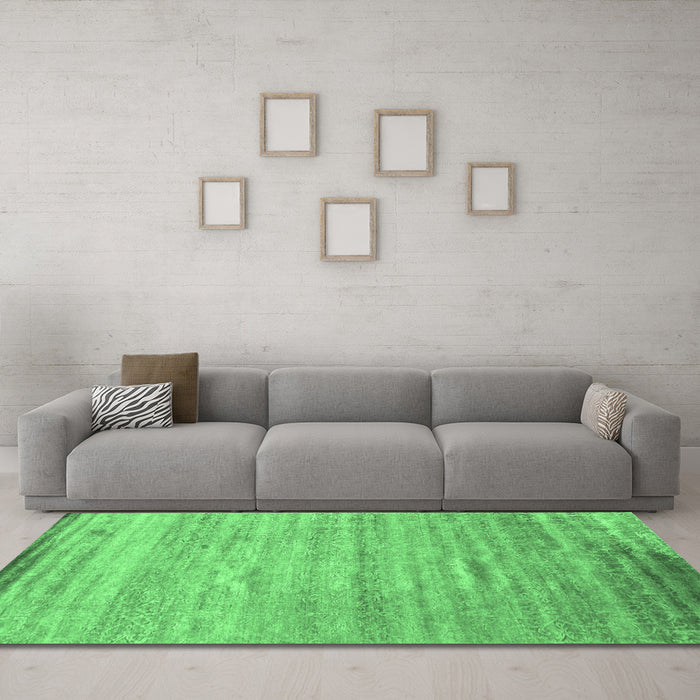 Machine Washable Abstract Emerald Green Contemporary Area Rugs in a Living Room,, wshcon1279emgrn