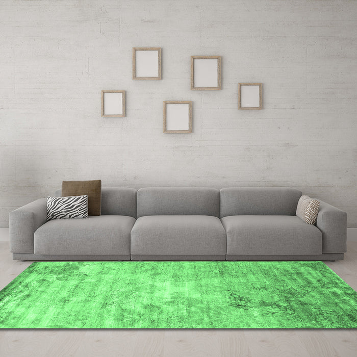 Machine Washable Abstract Emerald Green Contemporary Area Rugs in a Living Room,, wshcon1282emgrn