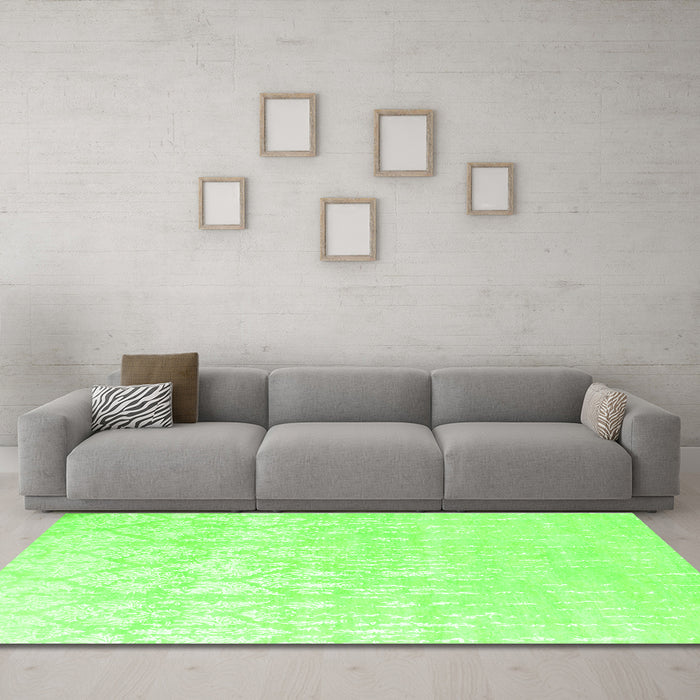 Machine Washable Solid Green Modern Area Rugs in a Living Room,, wshcon1292grn