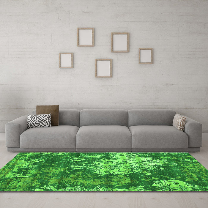 Machine Washable Abstract Green Contemporary Area Rugs in a Living Room,, wshcon1293grn