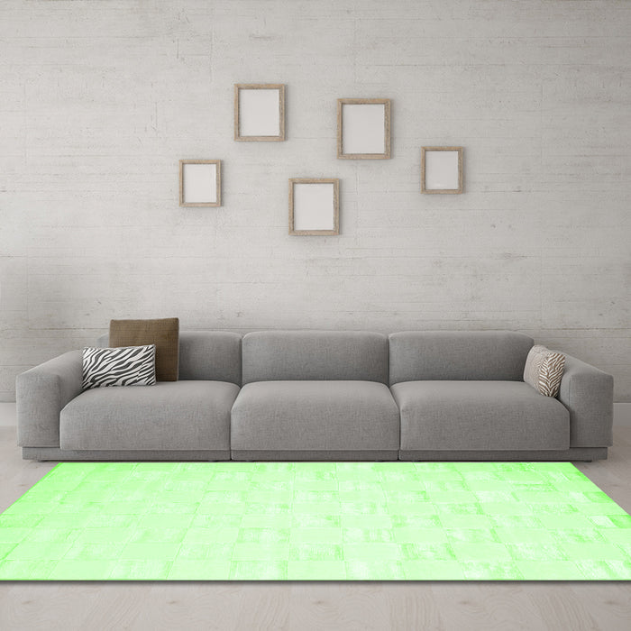 Machine Washable Solid Green Modern Area Rugs in a Living Room,, wshcon1297grn