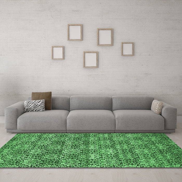 Machine Washable Abstract Emerald Green Contemporary Area Rugs in a Living Room,, wshcon1299emgrn