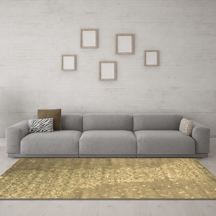Machine Washable Abstract Brown Contemporary Rug in a Living Room,, wshcon1306brn
