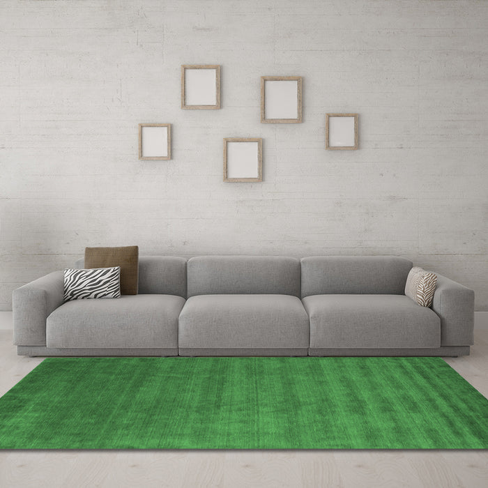 Machine Washable Abstract Emerald Green Contemporary Area Rugs in a Living Room,, wshcon1309emgrn