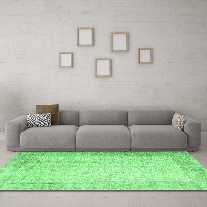 Machine Washable Abstract Emerald Green Contemporary Area Rugs in a Living Room,, wshcon1311emgrn