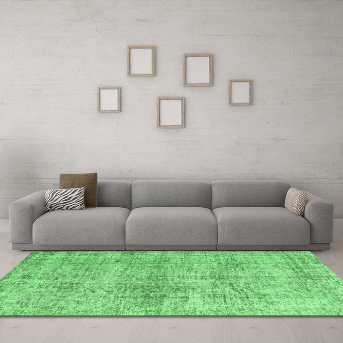 Machine Washable Abstract Emerald Green Contemporary Area Rugs in a Living Room,, wshcon1315emgrn