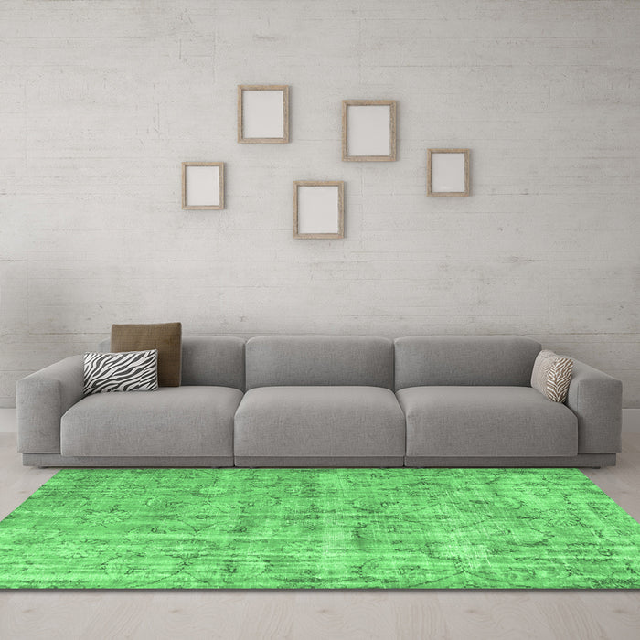 Machine Washable Abstract Emerald Green Contemporary Area Rugs in a Living Room,, wshcon1323emgrn