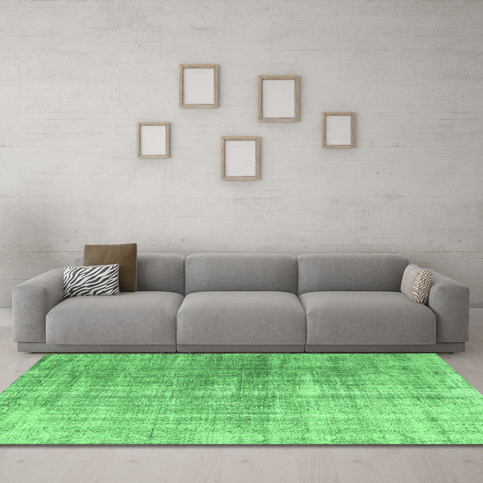 Machine Washable Abstract Emerald Green Contemporary Area Rugs in a Living Room,, wshcon1324emgrn