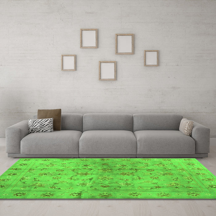 Machine Washable Abstract Green Contemporary Area Rugs in a Living Room,, wshcon1326grn