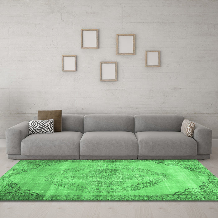 Machine Washable Abstract Emerald Green Contemporary Area Rugs in a Living Room,, wshcon1327emgrn