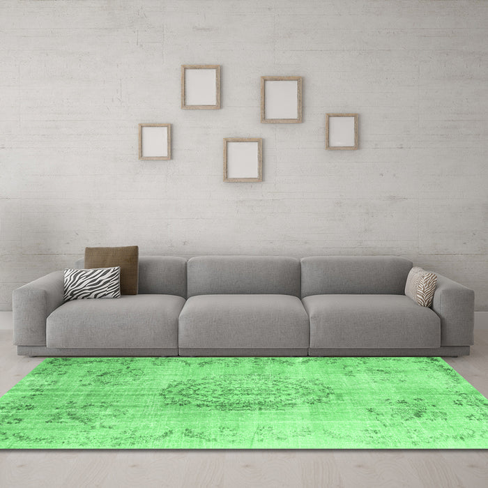 Machine Washable Abstract Emerald Green Contemporary Area Rugs in a Living Room,, wshcon1329emgrn