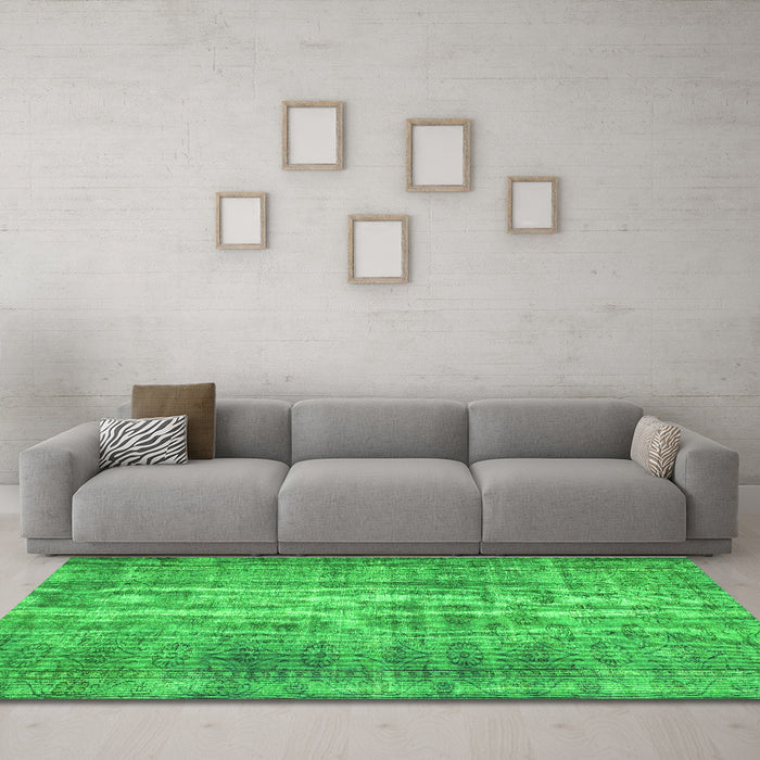 Machine Washable Abstract Green Contemporary Area Rugs in a Living Room,, wshcon1332grn