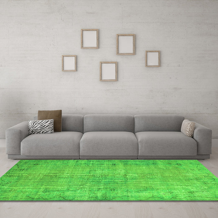 Machine Washable Abstract Green Contemporary Area Rugs in a Living Room,, wshcon1336grn