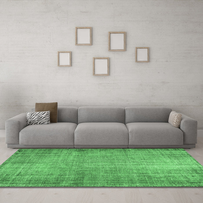 Machine Washable Abstract Emerald Green Contemporary Area Rugs in a Living Room,, wshcon1338emgrn