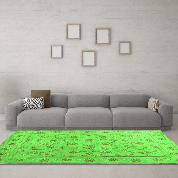 Machine Washable Abstract Green Contemporary Area Rugs in a Living Room,, wshcon1340grn