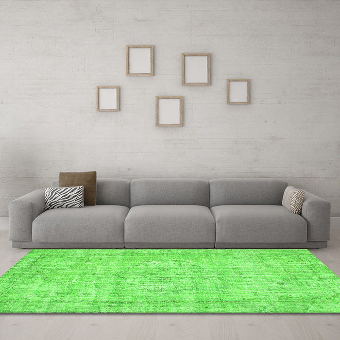 Machine Washable Abstract Green Contemporary Area Rugs in a Living Room,, wshcon1341grn